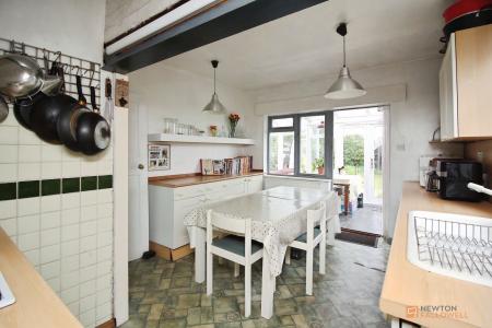 3 bedroom Semi-detached house for sale in Hinckley Road, Leicester Forest East, LE3