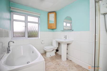 3 bedroom Semi-detached house for sale in Hinckley Road, Leicester Forest East, LE3