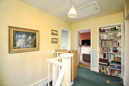 3 bedroom Semi-detached house for sale in Hinckley Road, Leicester Forest East, LE3