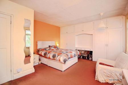 3 bedroom Semi-detached house for sale in Hinckley Road, Leicester Forest East, LE3