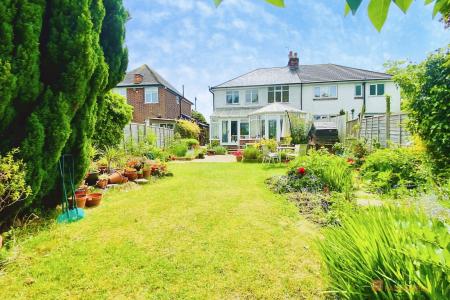 3 bedroom Semi-detached house for sale in Hinckley Road, Leicester Forest East, LE3