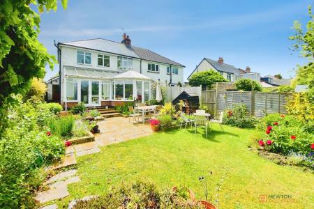 3 bedroom Semi-detached house for sale in Hinckley Road, Leicester Forest East, LE3
