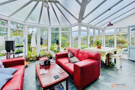 3 bedroom Semi-detached house for sale in Hinckley Road, Leicester Forest East, LE3