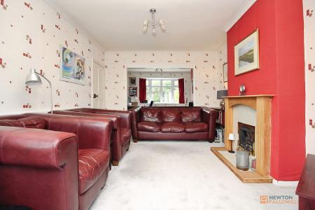 3 bedroom Semi-detached house for sale in Hinckley Road, Leicester Forest East, LE3