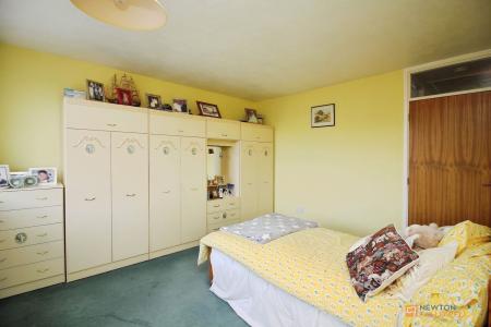 2 bedroom Terraced House for sale in Kings Walk, Leicester Forest East, LE3