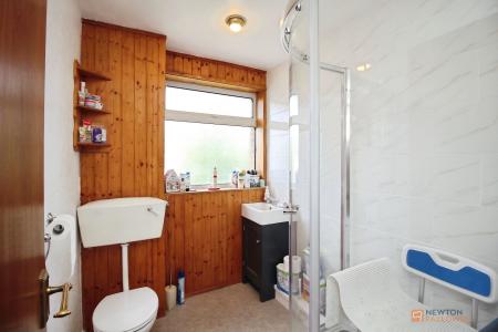 2 bedroom Terraced House for sale in Kings Walk, Leicester Forest East, LE3