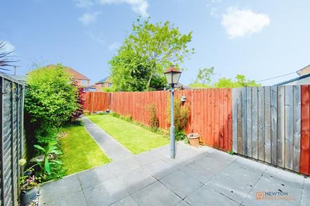 2 bedroom Terraced House for sale in Kings Walk, Leicester Forest East, LE3
