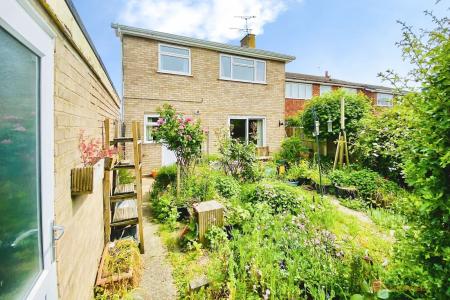 3 bedroom Detached house for sale in Priory Crescent, Leicester, LE3
