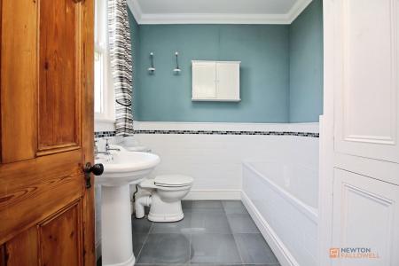 5 bedroom Detached house for sale in Kirkby Road, Barwell, LE9