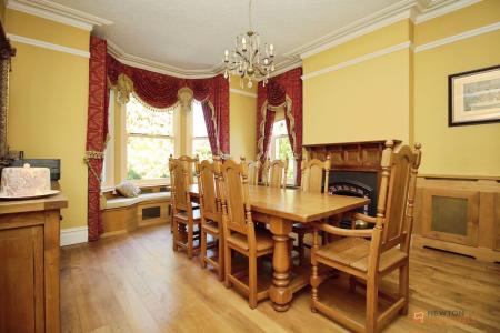 5 bedroom Detached house for sale in Kirkby Road, Barwell, LE9