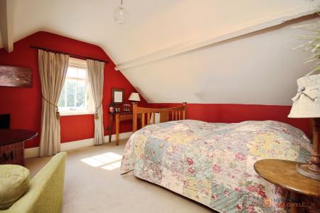 5 bedroom Detached house for sale in Kirkby Road, Barwell, LE9