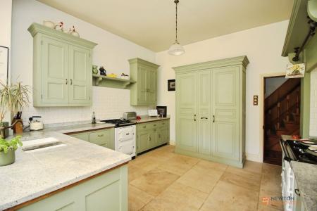5 bedroom Detached house for sale in Kirkby Road, Barwell, LE9