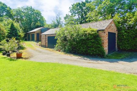 5 bedroom Detached house for sale in Kirkby Road, Barwell, LE9