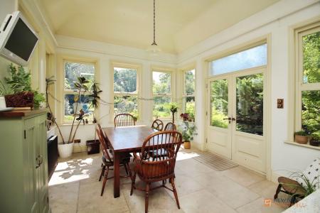 5 bedroom Detached house for sale in Kirkby Road, Barwell, LE9