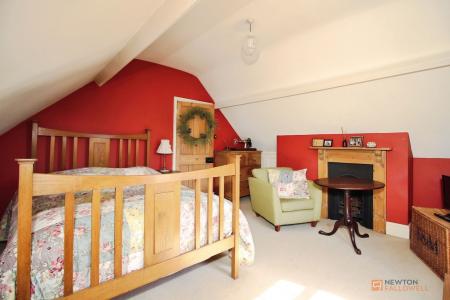 5 bedroom Detached house for sale in Kirkby Road, Barwell, LE9