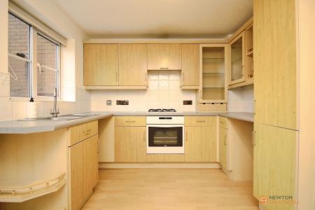 2 bedroom Semi-detached house for sale in Gavin Close, Braunstone, LE3