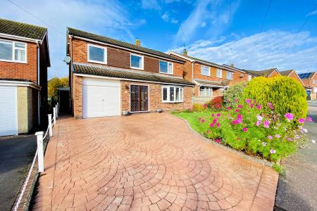 4 bedroom Detached house for sale in Arnolds Crescent, Newbold Verdon, LE9