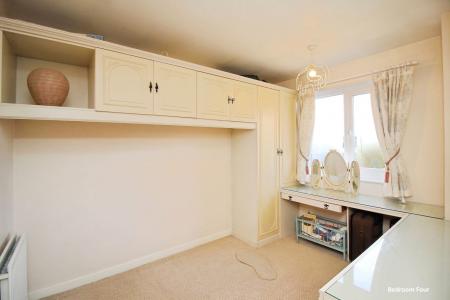 4 bedroom Detached house for sale in Arnolds Crescent, Newbold Verdon, LE9