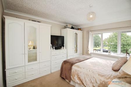 3 bedroom Semi-detached house for sale in New Parks Boulevard, Leicester, LE3