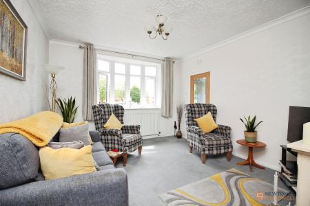 3 bedroom Semi-detached house for sale in New Parks Boulevard, Leicester, LE3