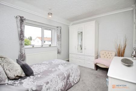 3 bedroom Semi-detached house for sale in New Parks Boulevard, Leicester, LE3