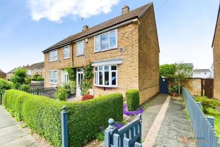 3 bedroom Semi-detached house for sale in New Parks Boulevard, Leicester, LE3
