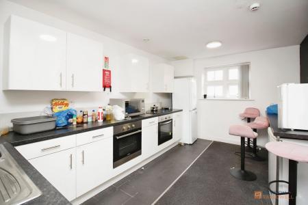 10 bedroom Flat for sale in Tudor Studios, Tudor Road, LE3