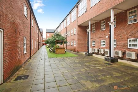 10 bedroom Flat for sale in Tudor Studios, Tudor Road, LE3