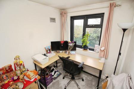 4 bedroom Detached house for sale in Kingsway North, Leicester, LE3