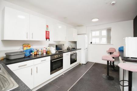 1 bedroom Flat for sale in Tudor Road, Tudor Studios, LE3