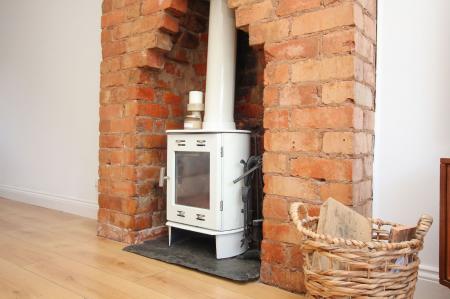 3 bedroom Semi-detached house for sale in Dunstall Avenue, Leicester, LE3