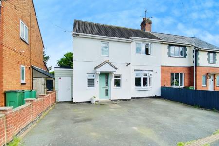 3 bedroom Semi-detached house for sale in Dunstall Avenue, Leicester, LE3