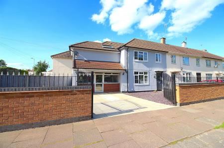 3 bedroom End of terrace house for sale in Liberty Road, Leicester, LE3