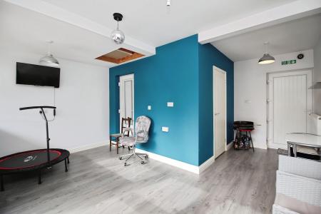 3 bedroom End of terrace house for sale in Liberty Road, Leicester, LE3