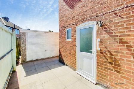 3 bedroom Semi-detached house for sale in Wardens Walk, Leicester Forest East, LE3