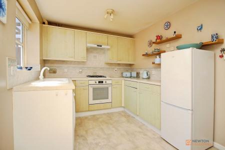3 bedroom End of terrace house for sale in Darien Way, Braunstone, LE3