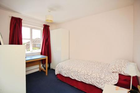 3 bedroom End of terrace house for sale in Darien Way, Braunstone, LE3