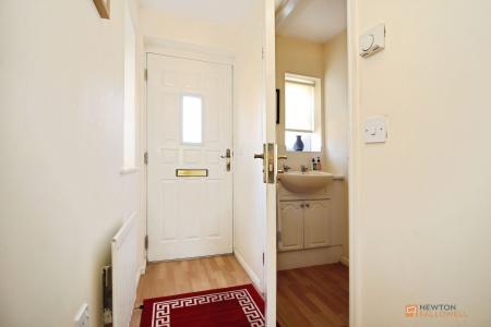 3 bedroom End of terrace house for sale in Darien Way, Braunstone, LE3