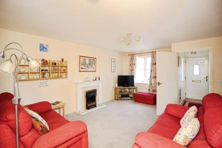 3 bedroom End of terrace house for sale in Darien Way, Braunstone, LE3