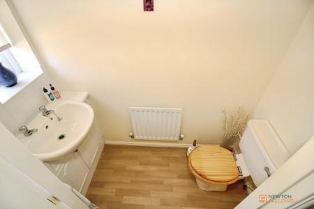 3 bedroom End of terrace house for sale in Darien Way, Braunstone, LE3