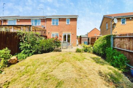3 bedroom End of terrace house for sale in Darien Way, Braunstone, LE3
