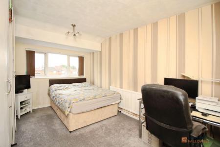 3 bedroom Semi-detached house for sale in Kingsway, Leicester, LE3