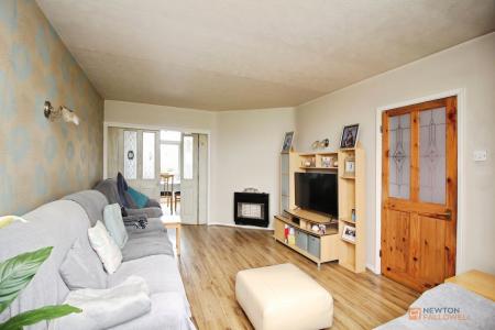 3 bedroom Semi-detached house for sale in Kingsway, Leicester, LE3