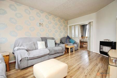 3 bedroom Semi-detached house for sale in Kingsway, Leicester, LE3