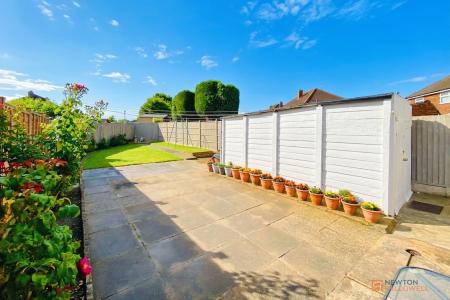 3 bedroom Semi-detached house for sale in Kingsway, Leicester, LE3