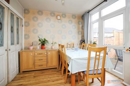 3 bedroom Semi-detached house for sale in Kingsway, Leicester, LE3