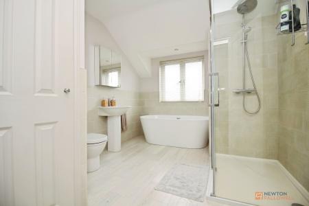 5 bedroom Detached house for sale in Markfield Road, Groby, LE6
