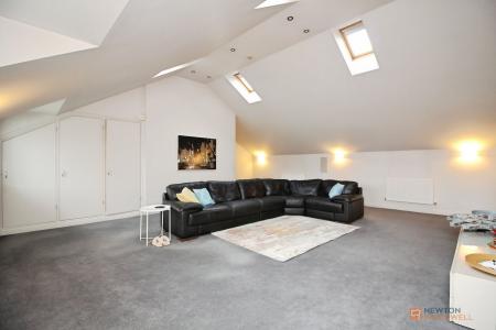 5 bedroom Detached house for sale in Markfield Road, Groby, LE6