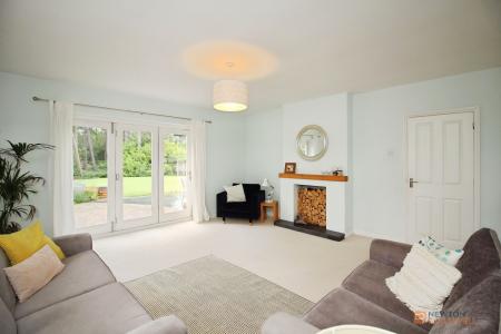 5 bedroom Detached house for sale in Markfield Road, Groby, LE6