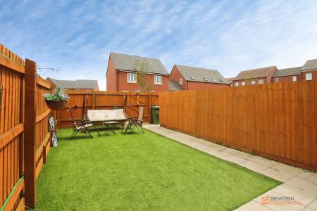 2 bedroom Terraced House for sale in North Esk Way, Lubbesthorpe, LE19